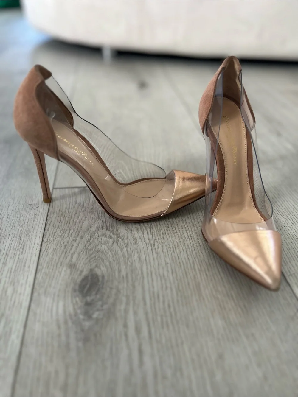 Gianvito Rossi Metallic Rose Gold Metallic Leather Pointed-Toe Stilettos. Size 6